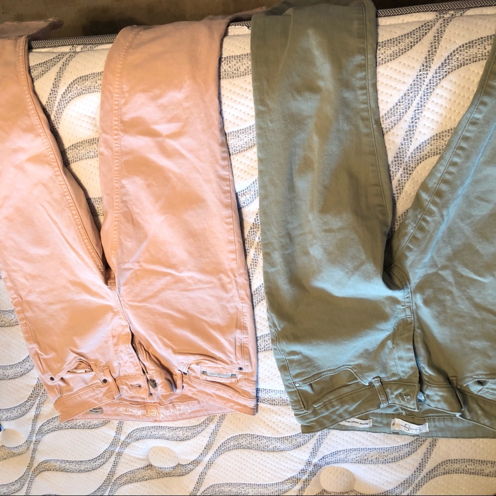 Lot of 2 pair skinny jeans.